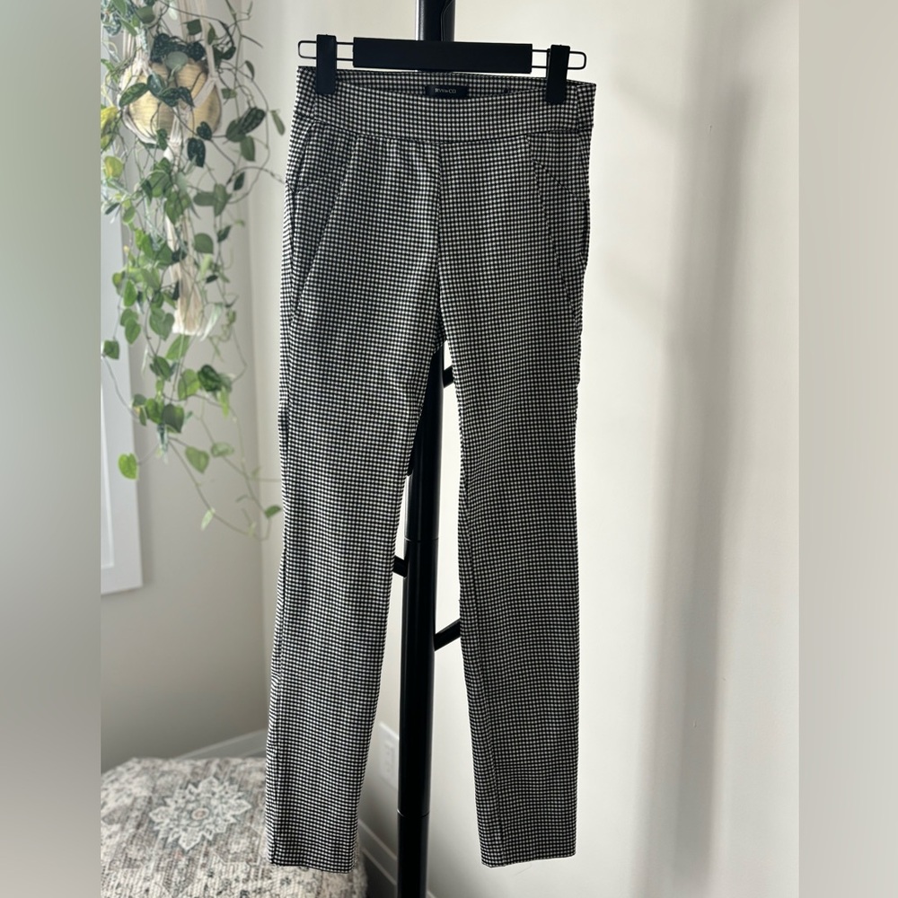 RW&CO. Black & White Houndstooth Pants